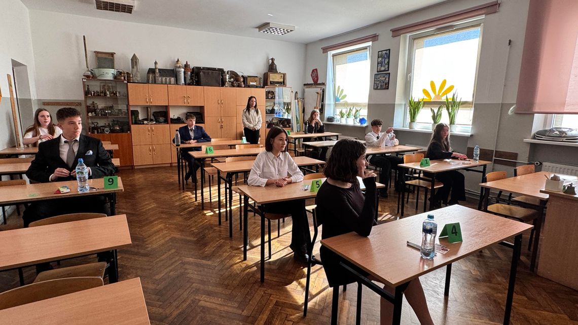 Ósmoklasiści już zaczęli swój egzamin