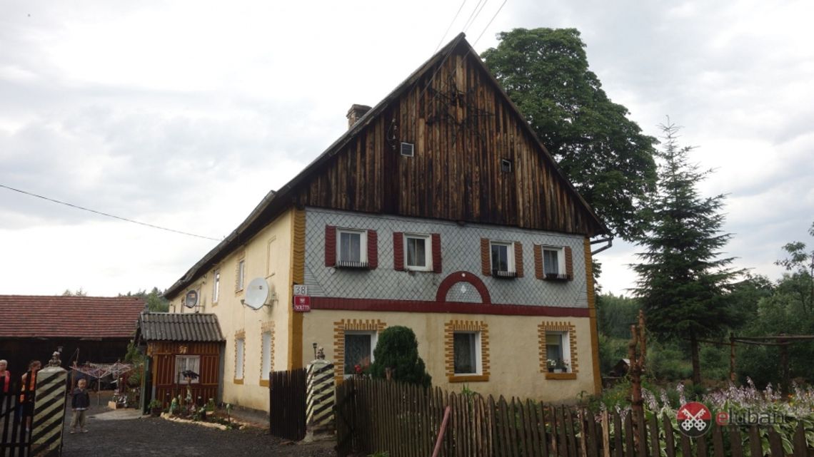 Piorun uderzył w dom