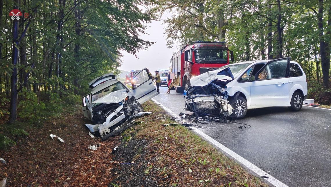 Platerówka DW 358. Czołowe zderzenie dwóch osobówek