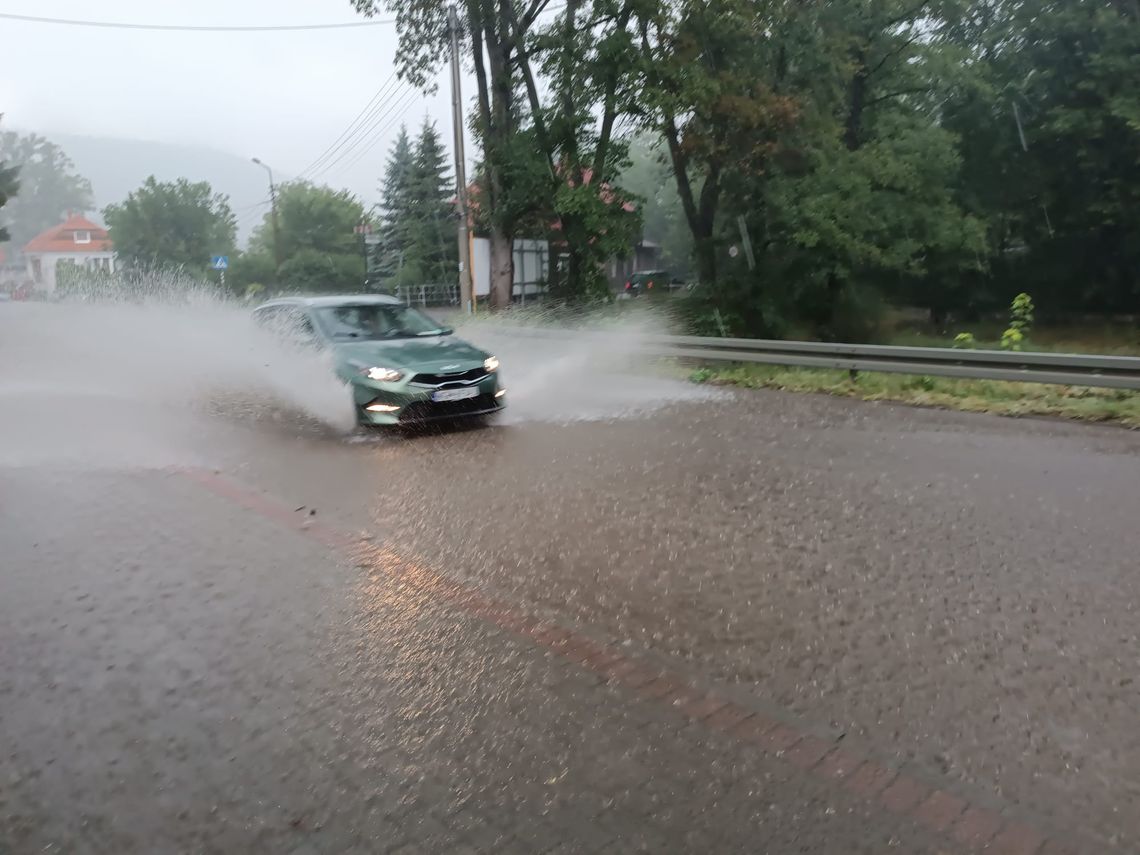 Po burzy, bez prądu mieszkańcy trzech miejscowości