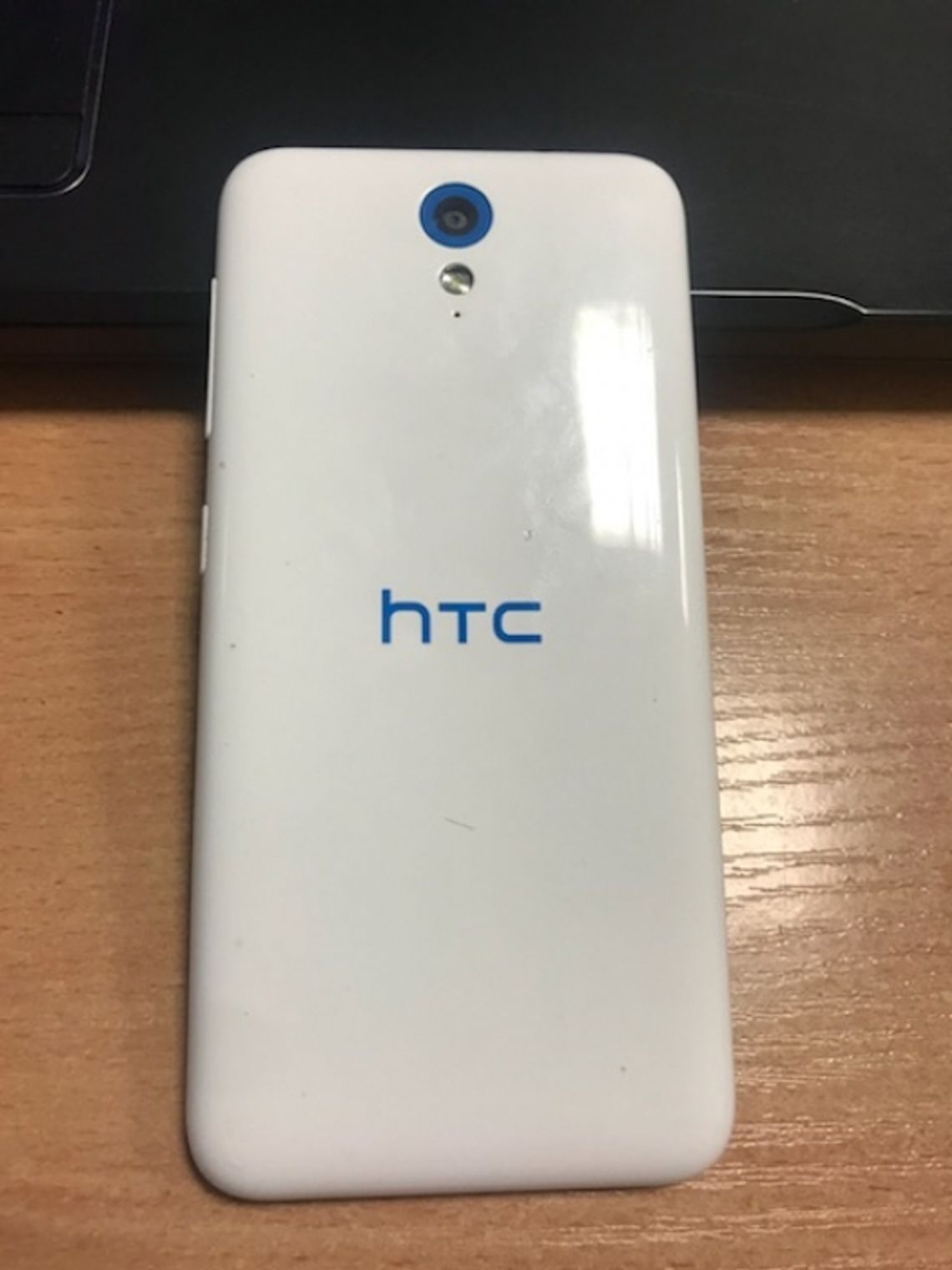 Policja szuka właściciela telefonu HTC