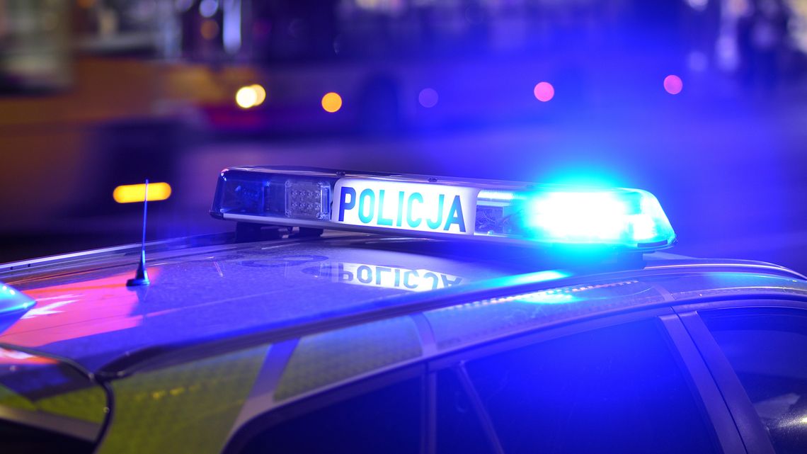 Policjanci i sąsiad uratowali życie 89-latki i nieprzytomnego mężczyzny
