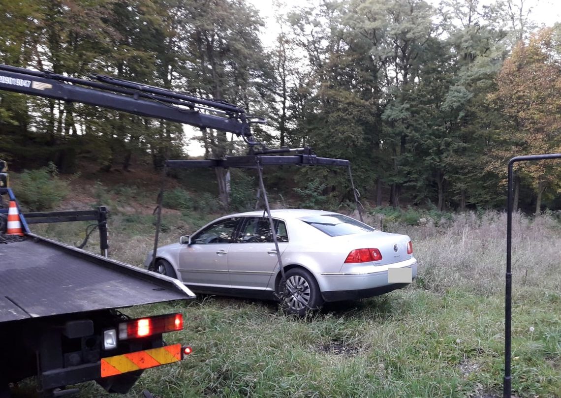Policjanci odzyskali skradziony pojazd warty ok. 30 tys. złotych.