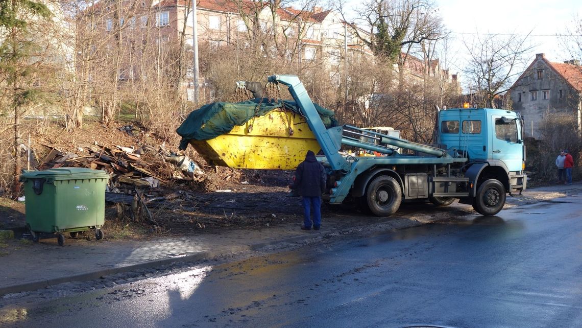 Porządki przy Łużyckiej w Lubaniu