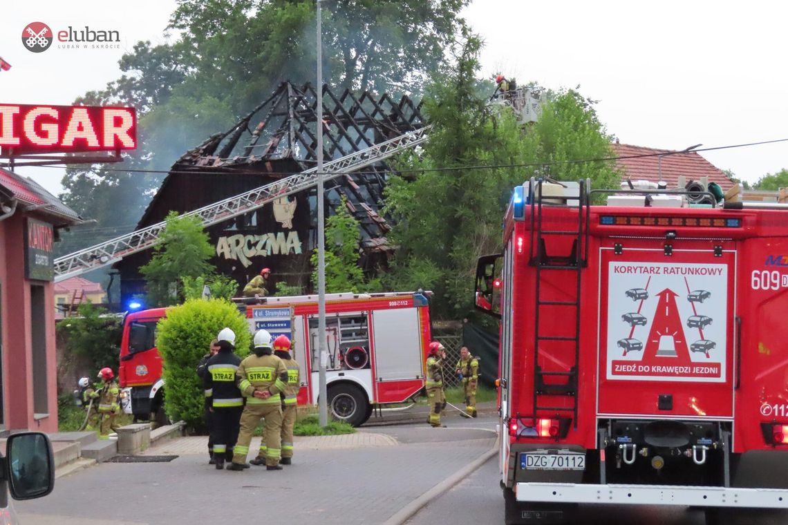 Pożar starej karczmy w Łagowie. Utrudnienia na DK30