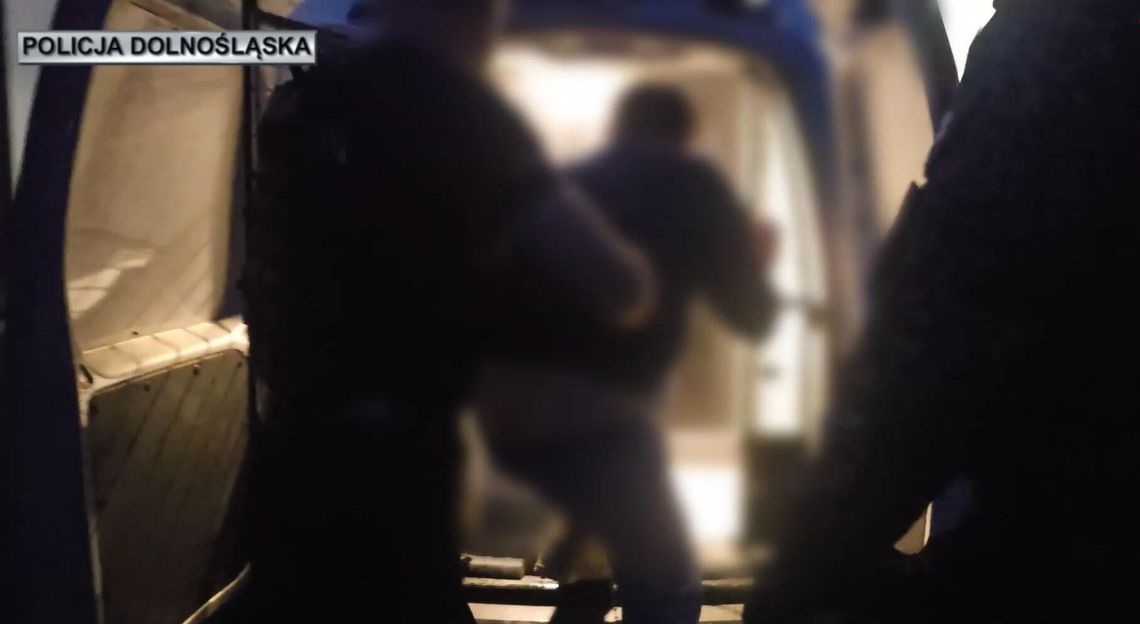Prokuratura o mężczyźnie, który ugodził ciężarną w brzuch