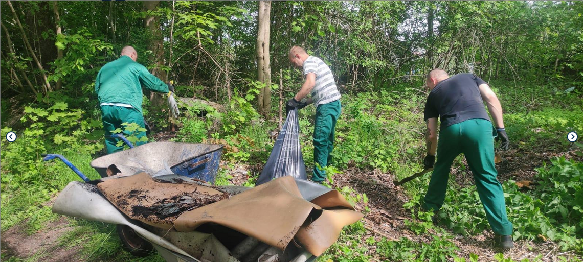 Resocjalizacja przez edukację ekologiczną. Skazani sprzątali park