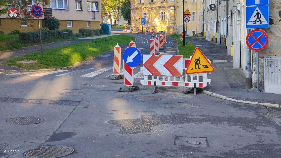 Zmiana organizacji ruchu. Ruszają prace przy przebudowie ulic w zabytkowej części Lubania