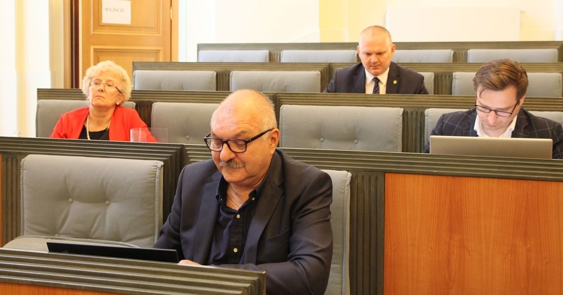 Sejmik Województwa Dolnośląskiego wyraził zaniepokojenie orzeczeniem TK 