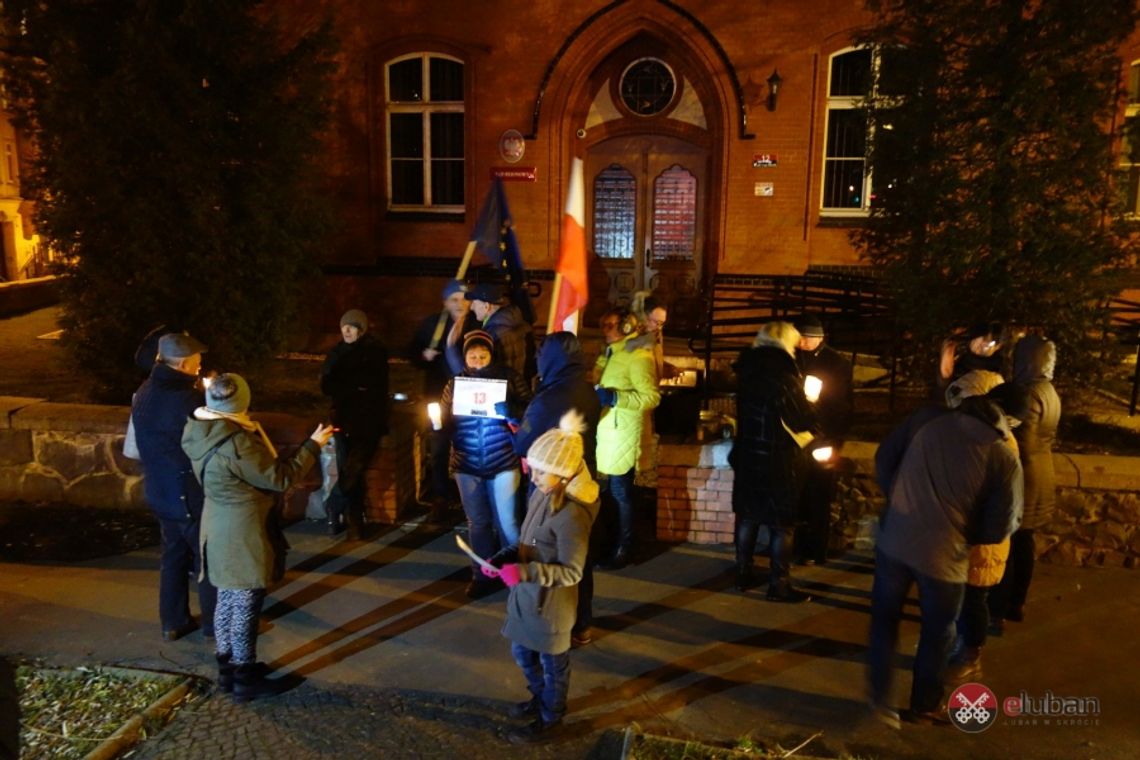 Spotkanie pod Sądem Rejonowym w Lubaniu