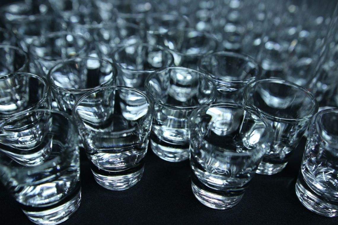 Spożycie mocnych alkoholi wzrosło w Polsce do 3,3 l na mieszkańca w 2017 r.