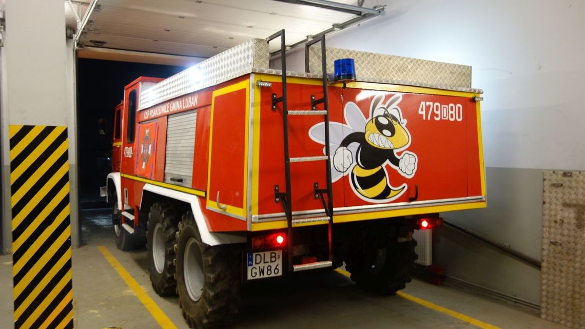 Strażacy OSP z Pisarzowic kupili wóz bojowy
