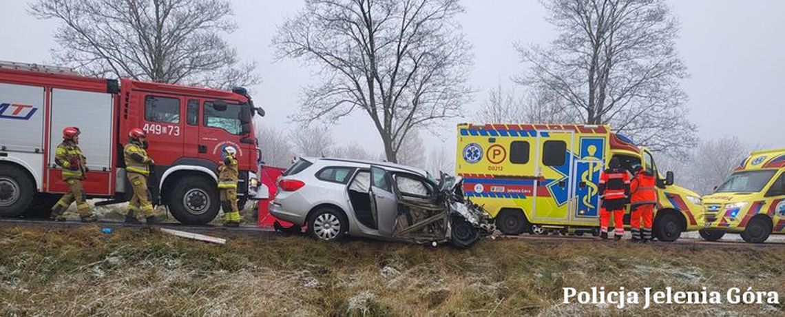 Tragiczny wypadek na krajowej „trójce” w Radomierzu