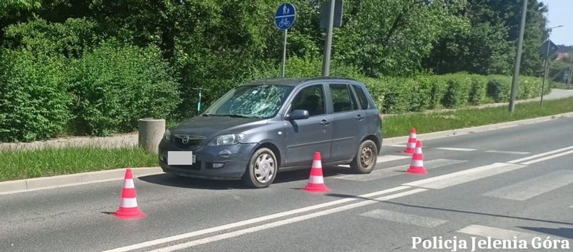 Tragiczny wypadek w Jeleniej Górze. 90-latek zginął na przejściu dla pieszych