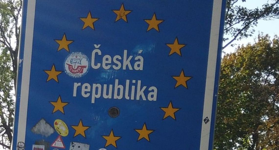 W Czechach wprowadzono godzinę policyjną. W niedzielę zamknięte sklepy