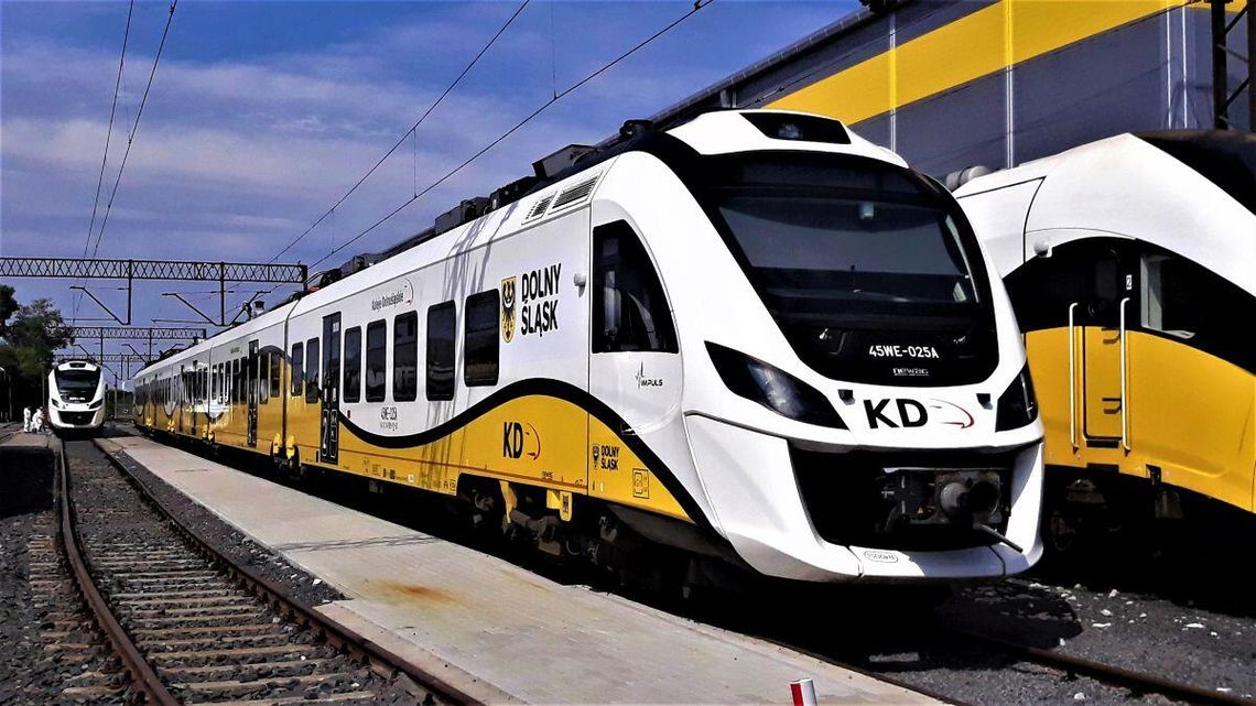 Wakacyjny rozkład jazdy – wracają pociągi do Świnoujścia. Nocny Super Sprinter i połączenia do Karpacza!
