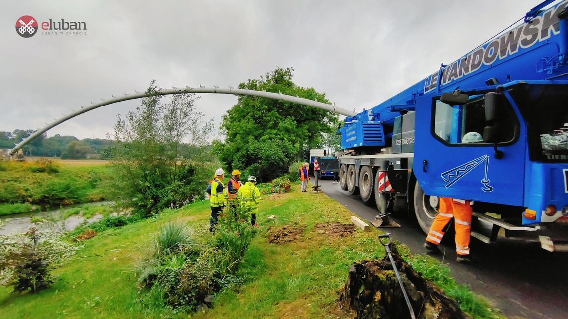 Wideo. Usunięto starą rurę gazową nad Kwisą