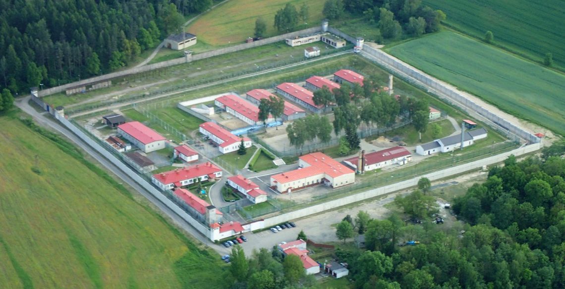 Więźniowie pomagają Więźniowie pomagają
