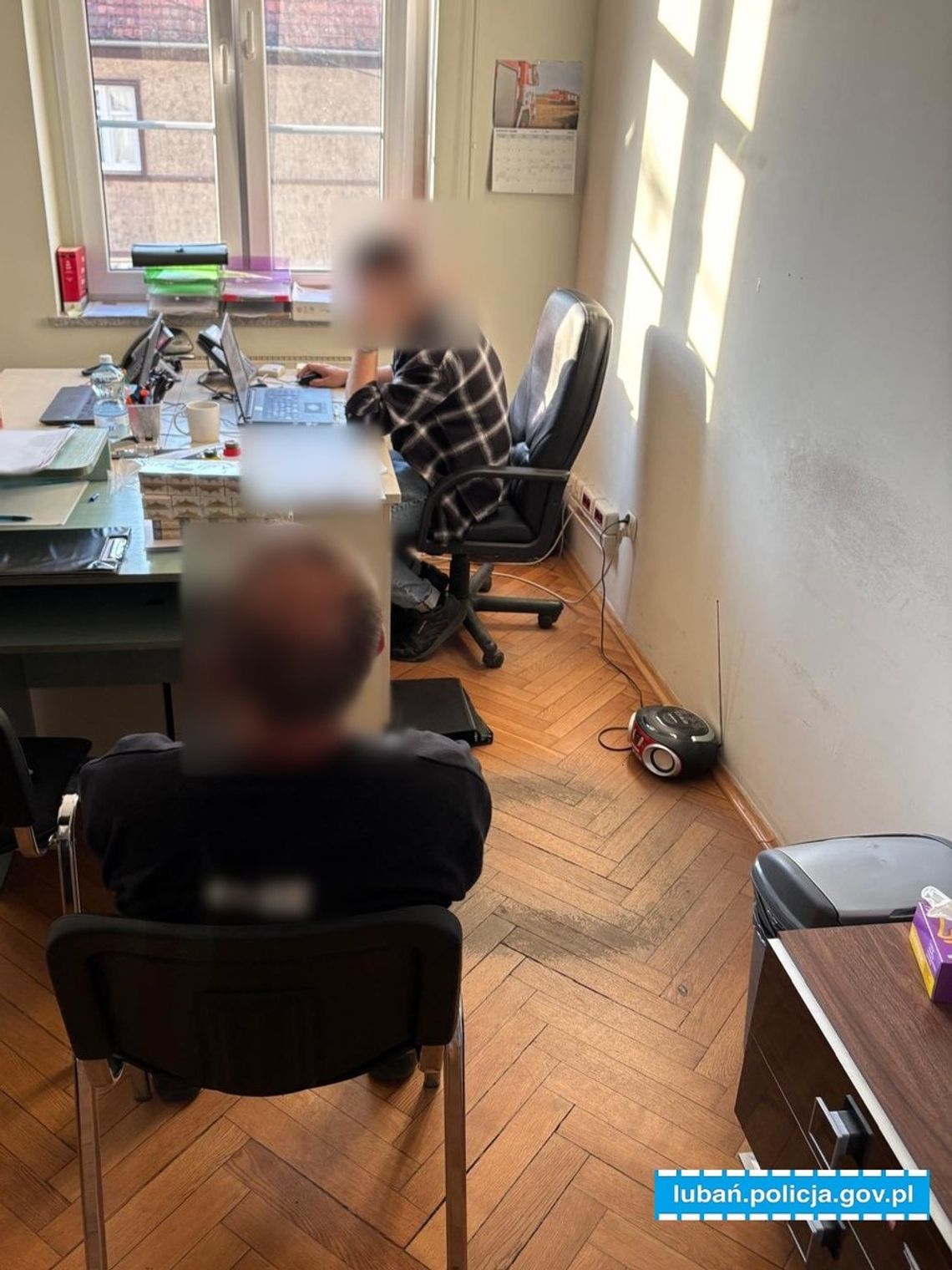 Wpadł z lewymi papierosami. Był poszukiwany do odsiadki