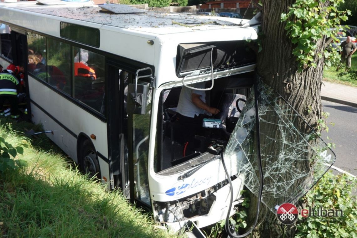 Wypadek autobusu w Zarębie