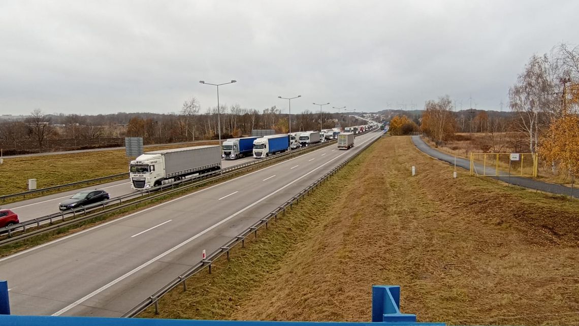 Wypadek na A4. Autostrada zablokowana na dziewiątym kilometrze w kierunku Wrocławia