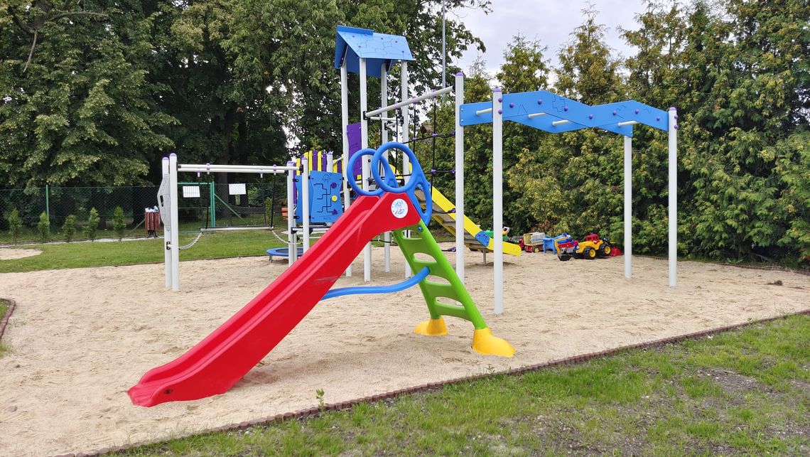 Wyremontowany plac zabaw