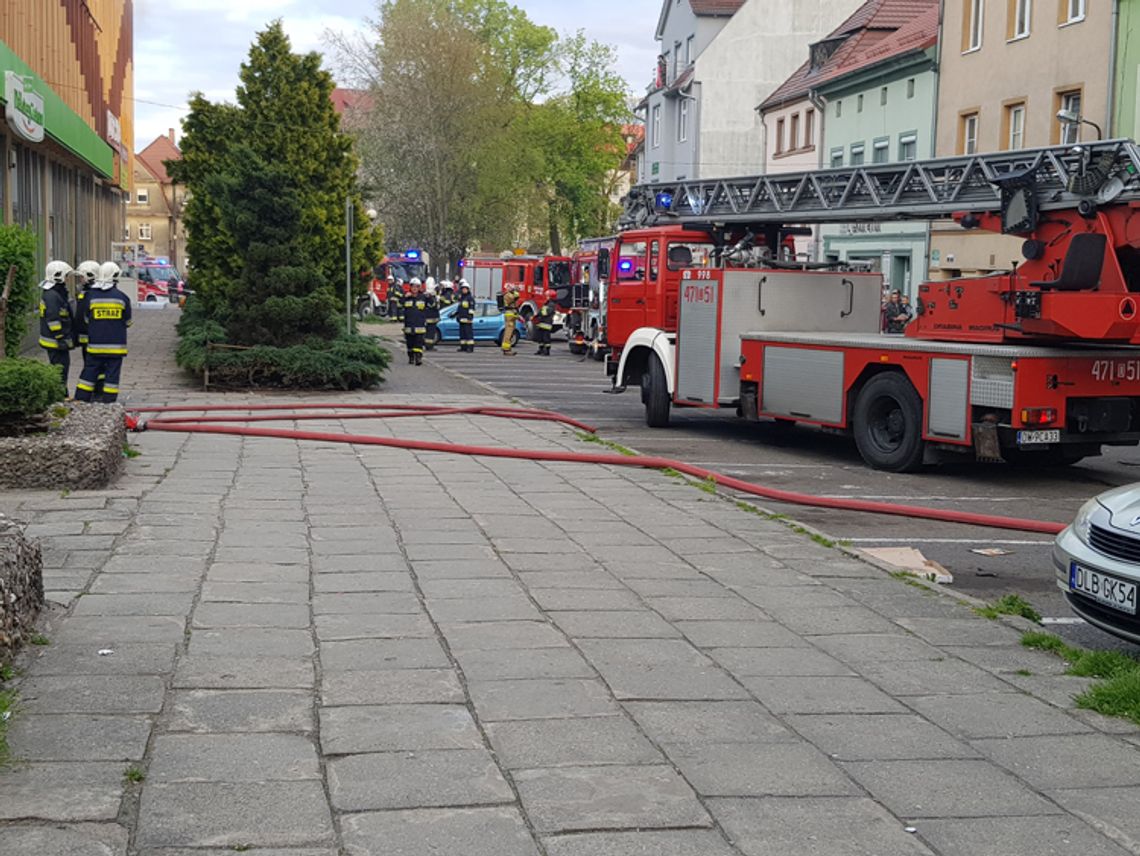 Zagrożenie pożarem w centrum miasta