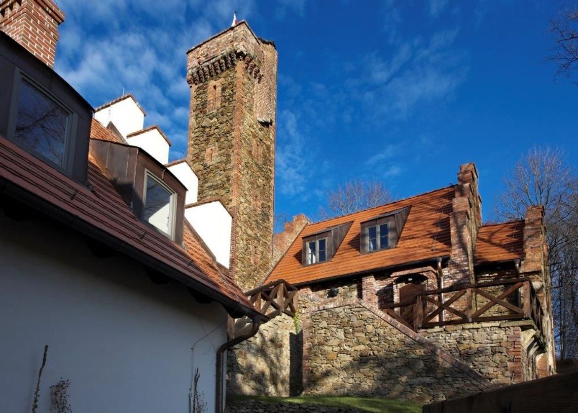 Zamek Rajsko w Zapuście wystawiony na sprzedaż