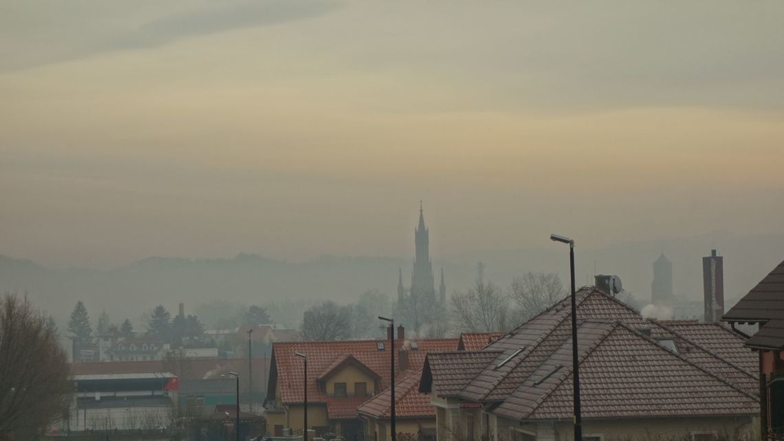 Zaostrzenie przepisów ws. alarmowania o smogu - jesienią