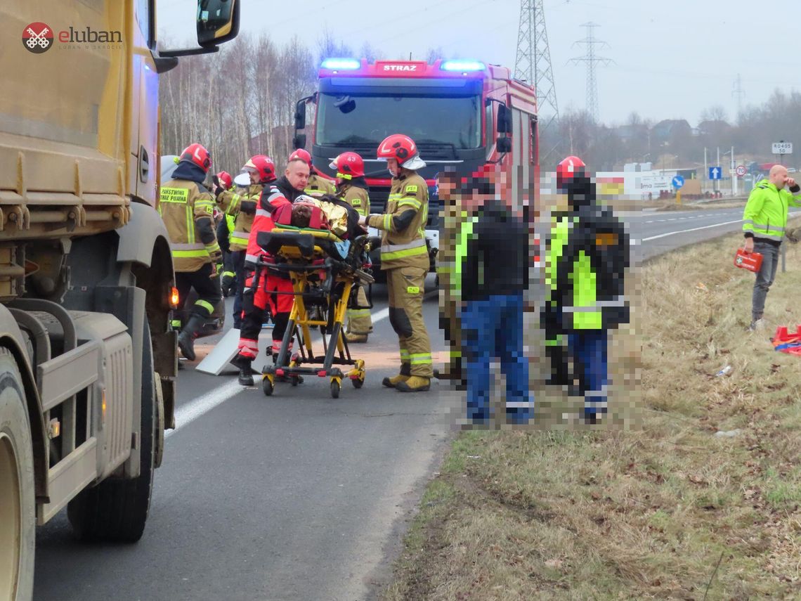 Zderzenie na DK30 w Pisarzowicach. Kierowca audi zasłabł za kierownicą