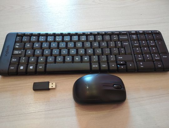 Klawiatura Logitech z myszką nowa