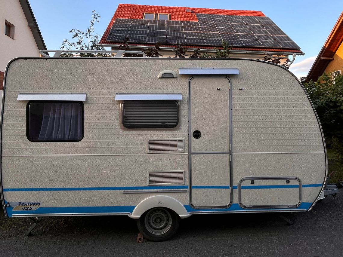 Caravelair – przyczepa kempingowa, rok 2000. Gotowa do podróży! Caravelair – przyczepa kempingowa, rok 2000. Gotowa do podróży!