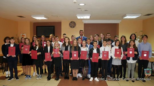 Stypendia dla najlepszych uczniów lubańskich podstawówek