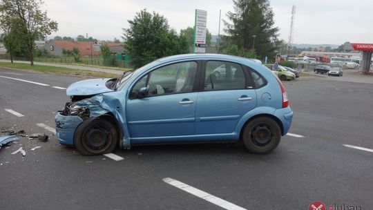 Kolizja ciężarówki z osobówką