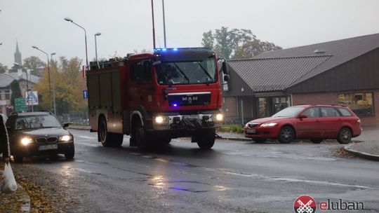 Olej na drodze między Lubaniem a Leśną