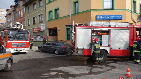 Pożar uwięził kobietę z dzieckiem