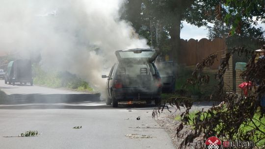 Auto spłonęło na ul. Dolnej