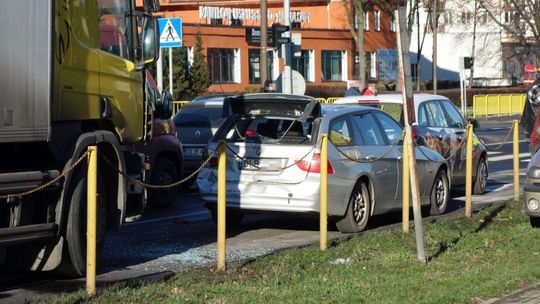 Kolizja czterech aut na obwodnicy Lubania