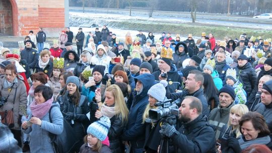 Setki osób w lubańskim orszaku