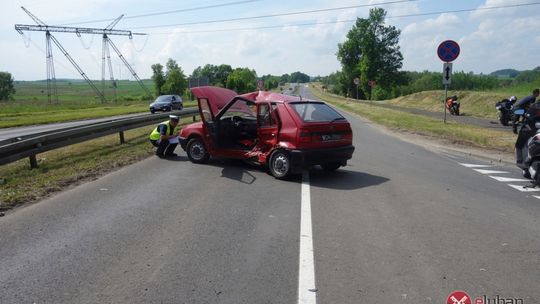 Kolizja na zjeździe w kierunku autostrady