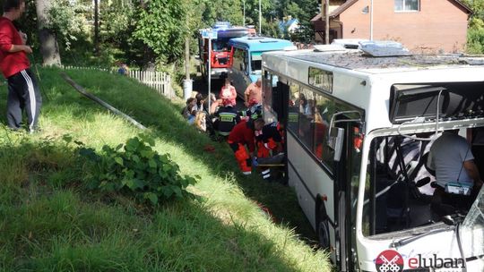 Wypadek autobusu w Zarębie