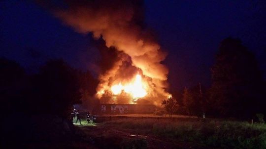 Uderzenie pioruna przyczyną pożaru.