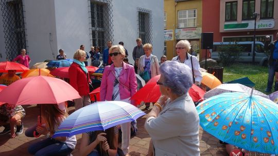 Happening na lubańskim Rynku „BEZPIECZNY SENIOR”