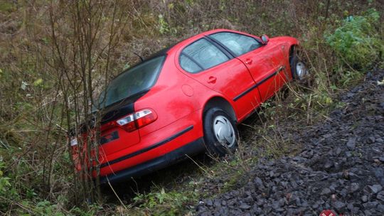 Seat wyleciał z drogi