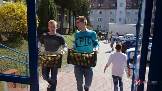 Kolejny TIR owoców przyjechał do Lubania