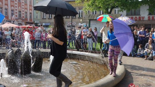 Happening na lubańskim Rynku „BEZPIECZNY SENIOR”