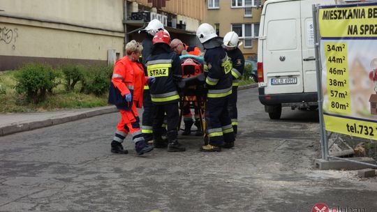 Pożar, płonące sadze i atak na rusztowaniu