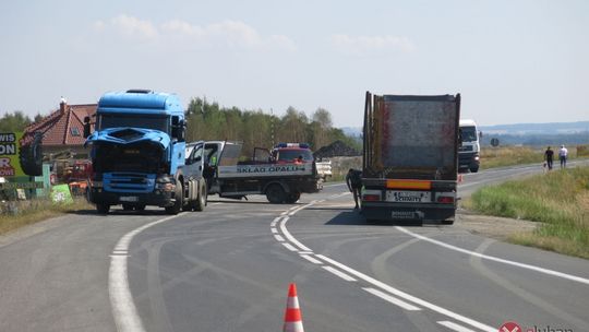 Wypadek trzech aut w Pisarzowicach