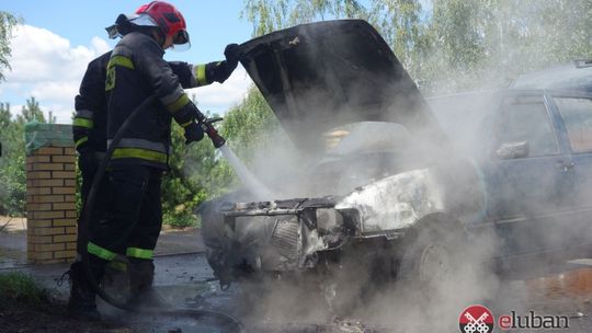 Auto spłonęło na ul. Dolnej