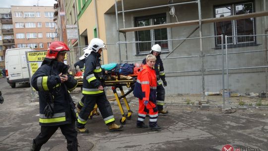 Pożar, płonące sadze i atak na rusztowaniu